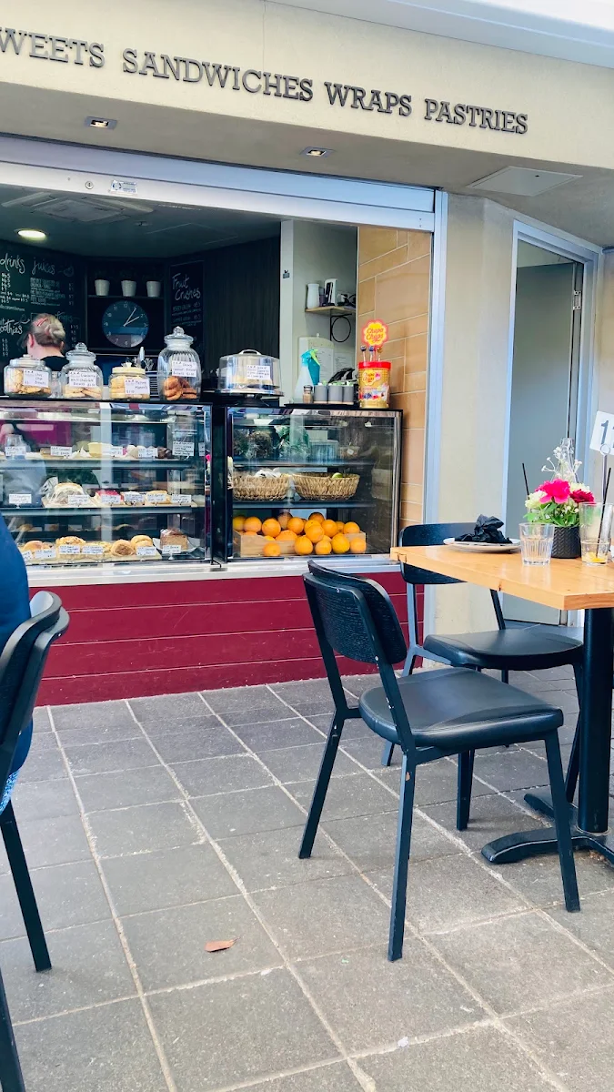 Vibe, Black Bird Coffee House
