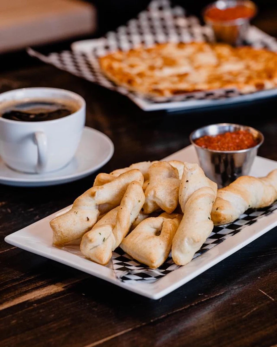 Food & drink, Aladins Pizzeria & Shawarma Café