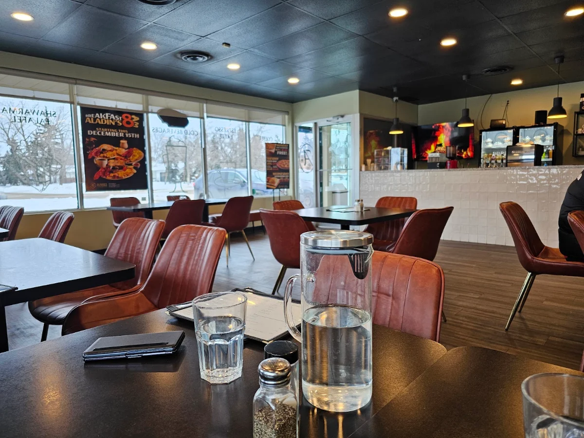 Vibe, Aladins Pizzeria & Shawarma Café