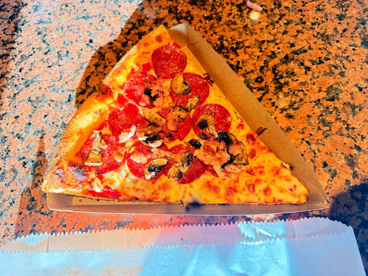 Food & drink, Pizza Pizza