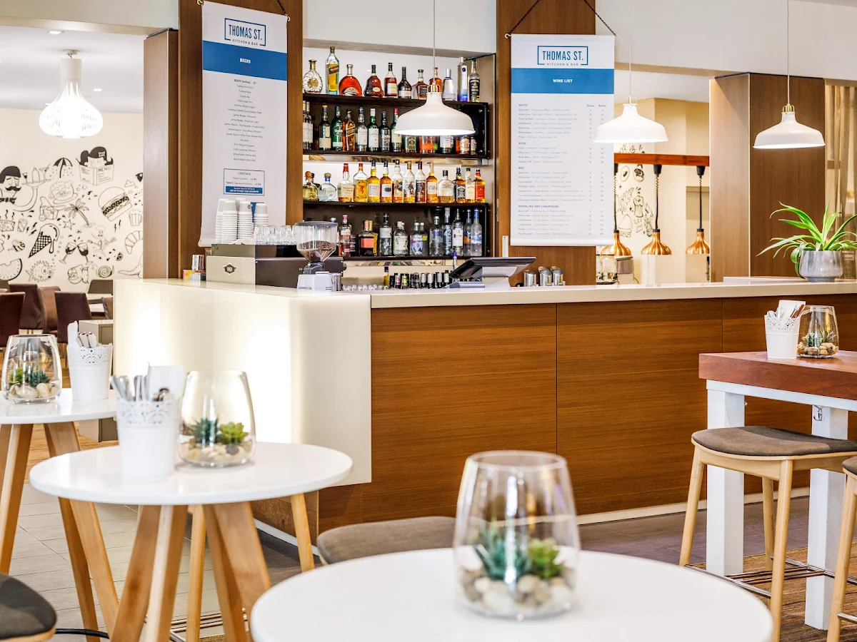 Vibe, Thomas St. Kitchen & Bar