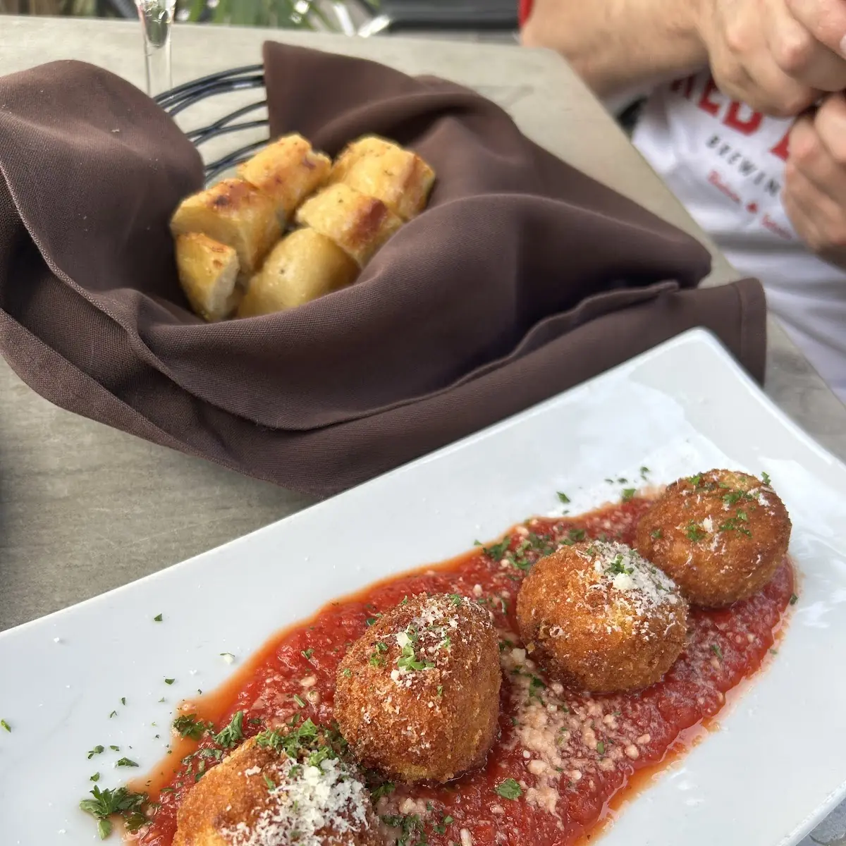 Food & drink, Armando's Pizza - Riverside Dr E