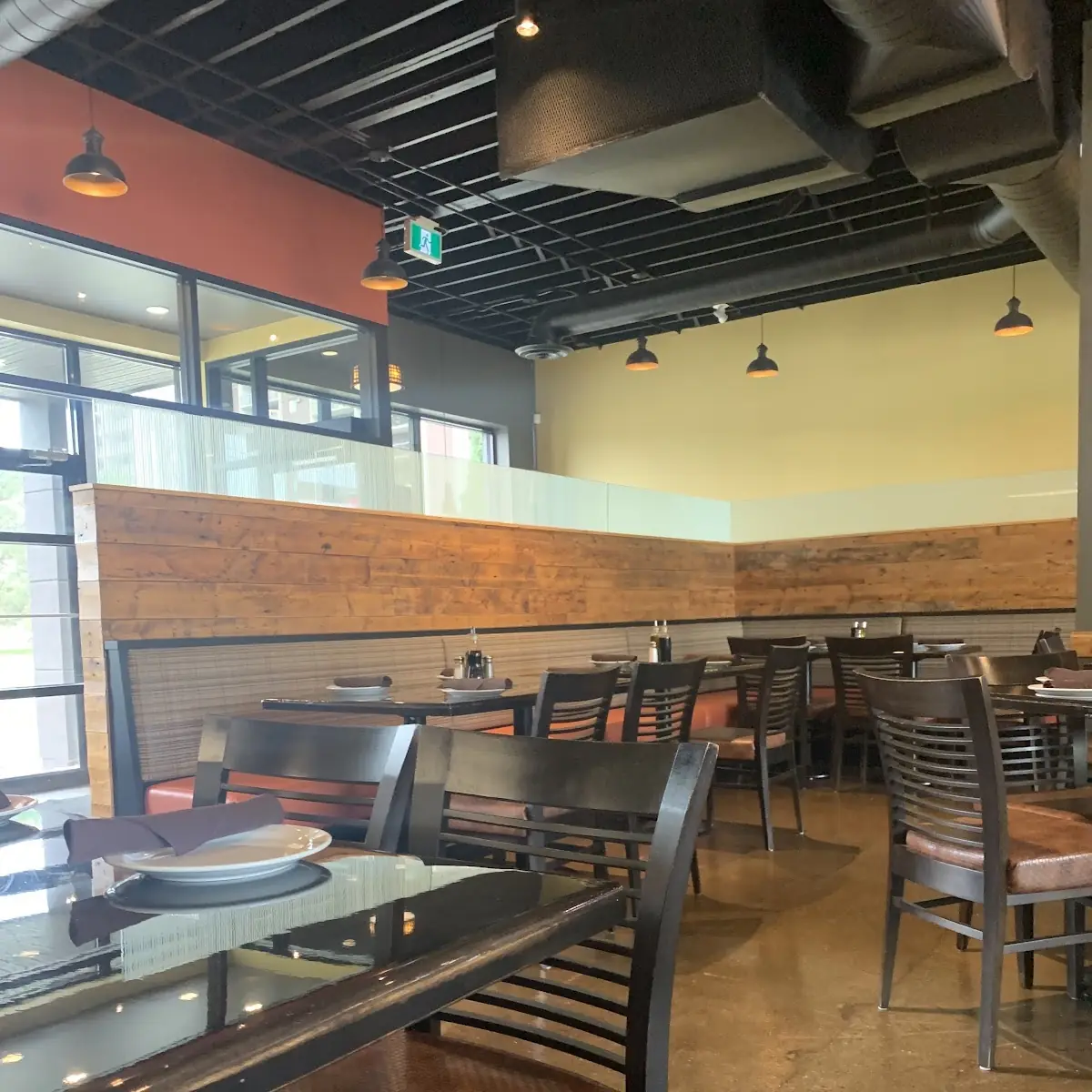 Vibe, Armando's Pizza - Riverside Dr E