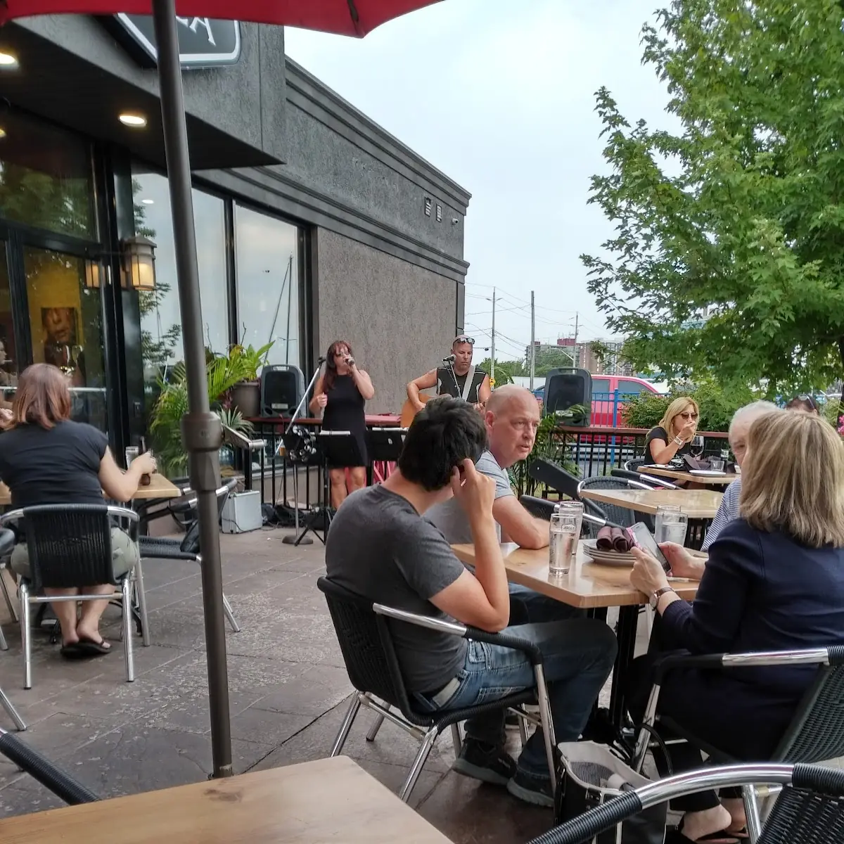 Vibe, Armando's Pizza - Riverside Dr E