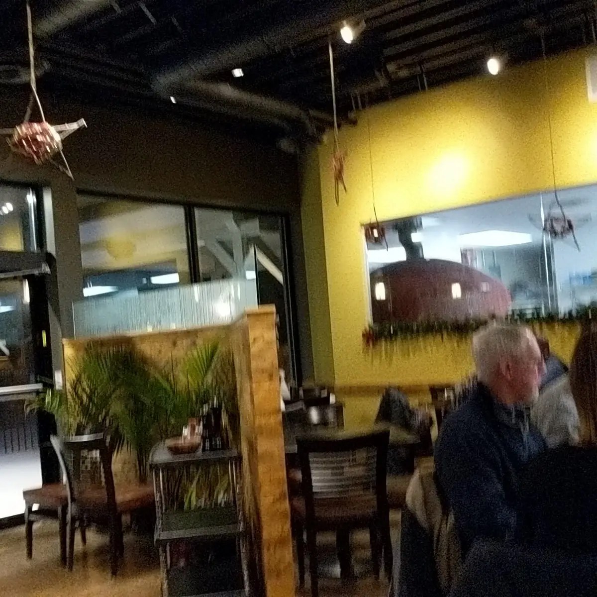 Vibe, Armando's Pizza - Riverside Dr E