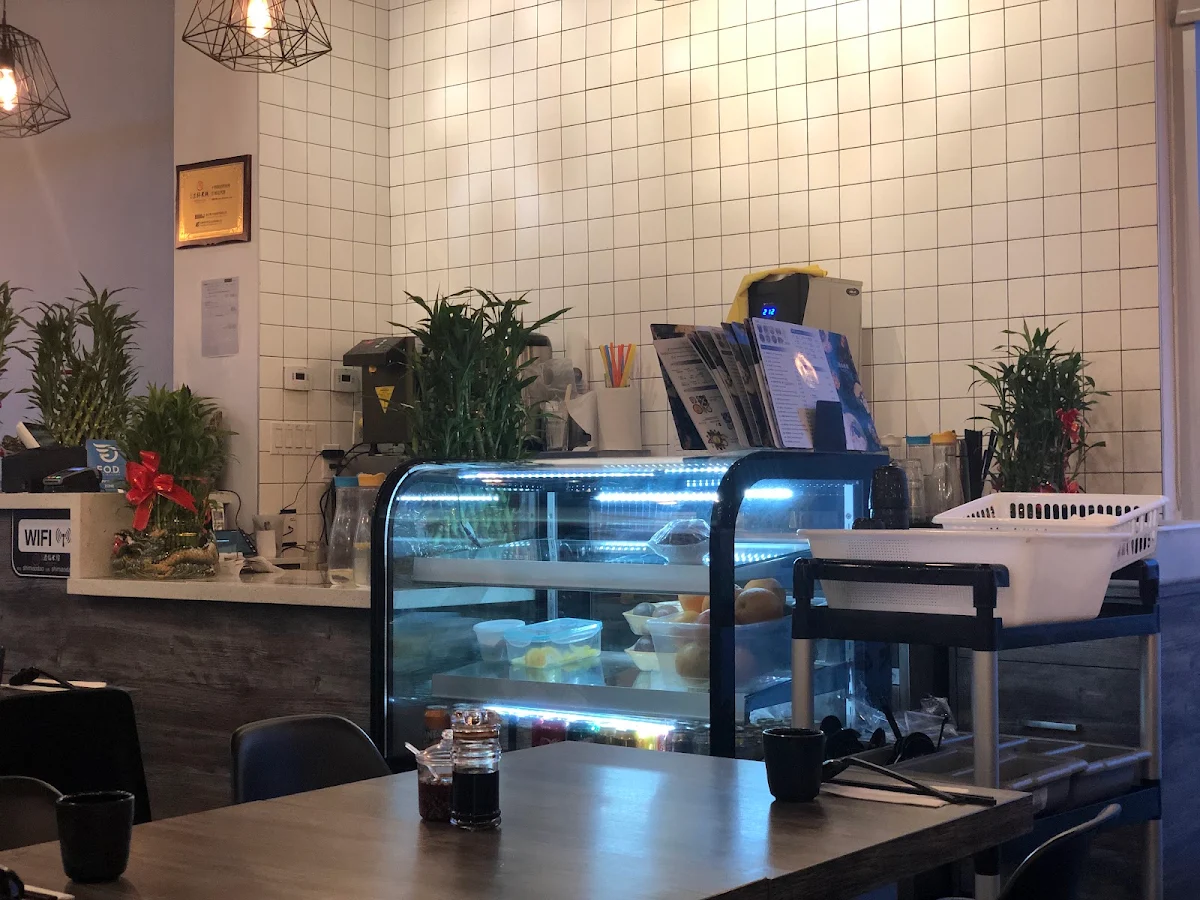 Vibe, Shi MiaoDao (Ten Seconds) Yunnan Rice Noodle (Scarborough) 十秒到云南过桥米线