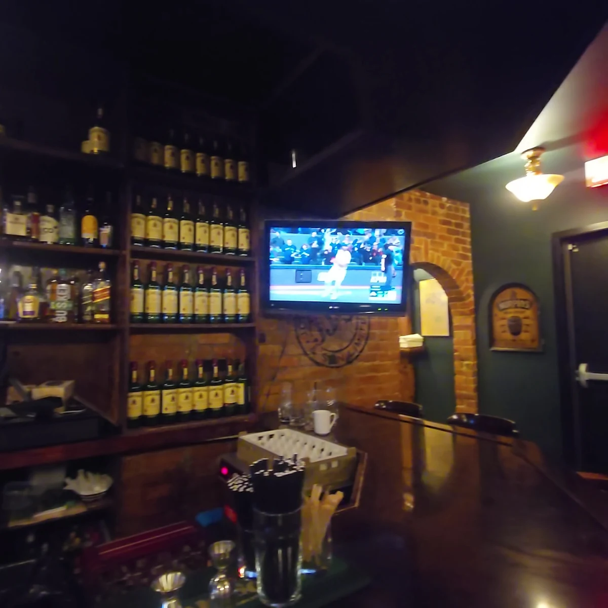 Vibe, Hurley's Irish Pub