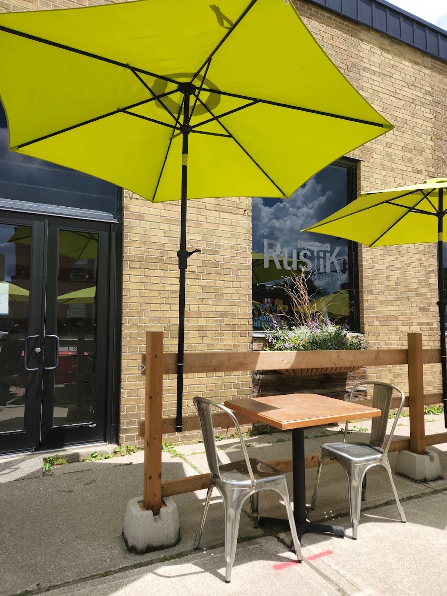 Vibe, Rustik Local Bistro