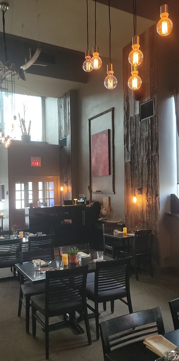 Vibe, Rustik Local Bistro