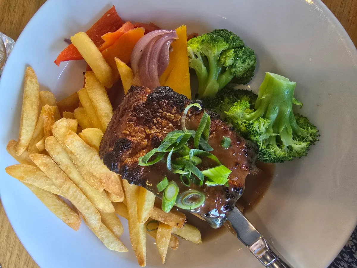 Food & drink, Cape Tavern