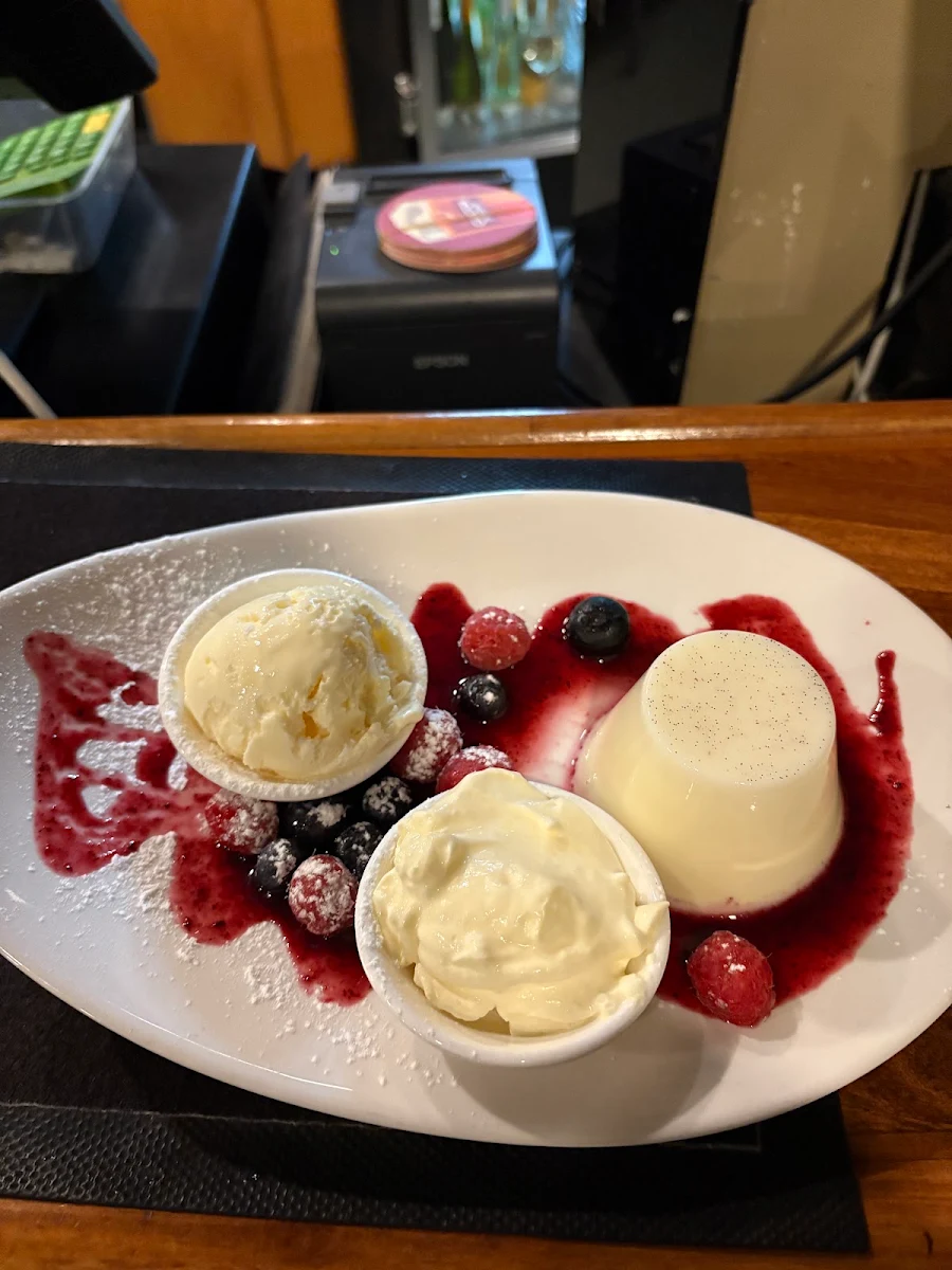 Food & drink, Cape Tavern