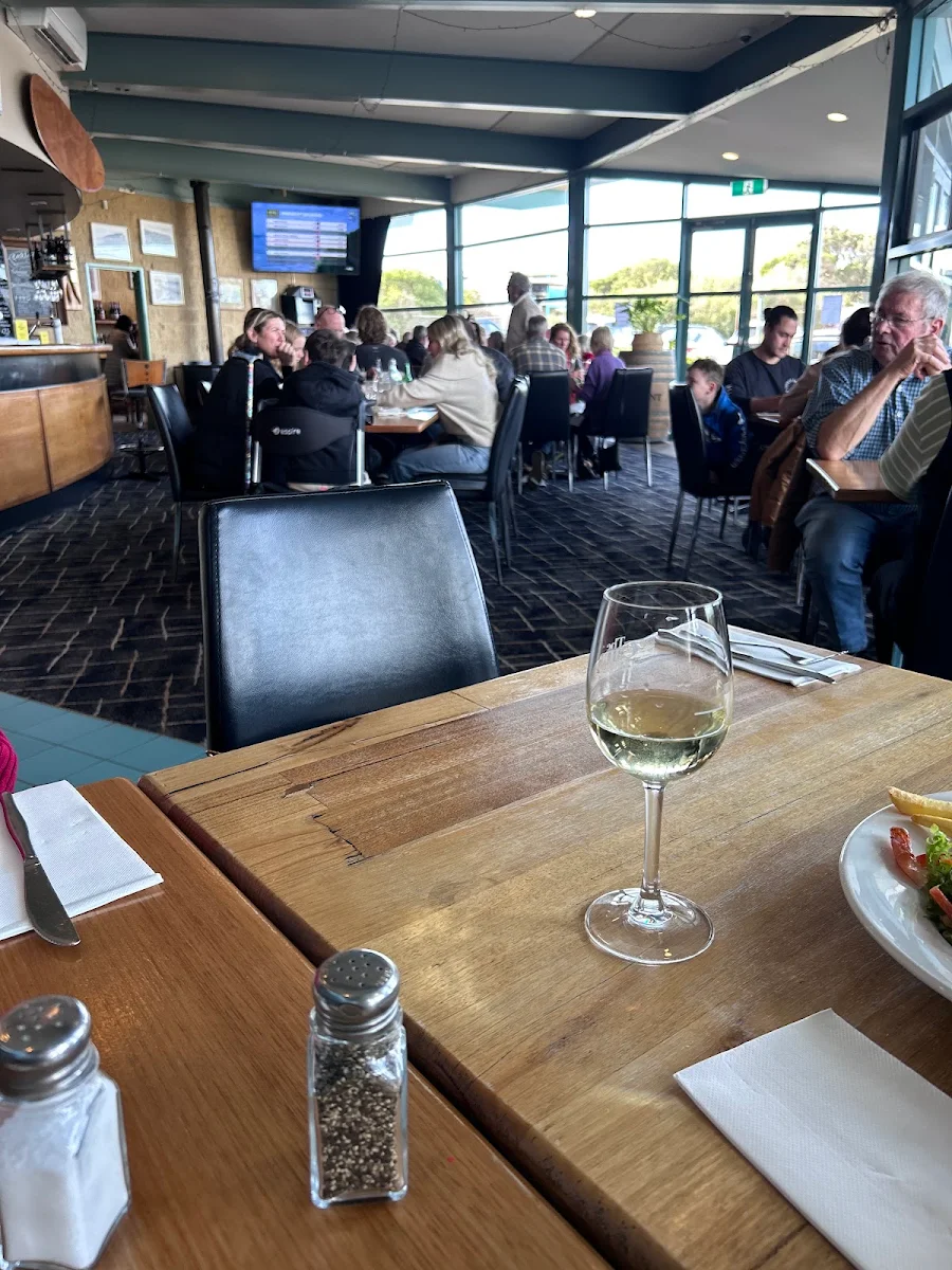 Food & drink, Cape Tavern