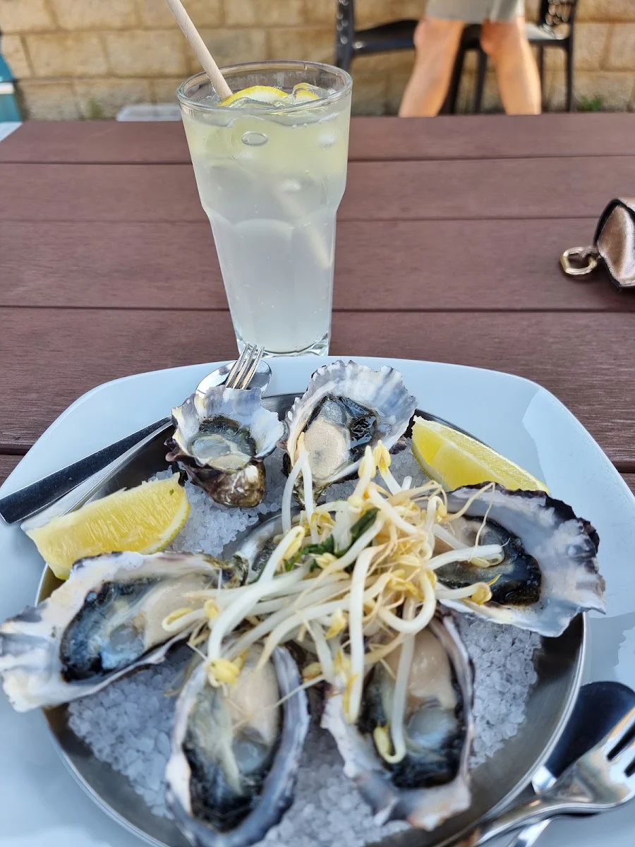 Food & drink, Cape Tavern