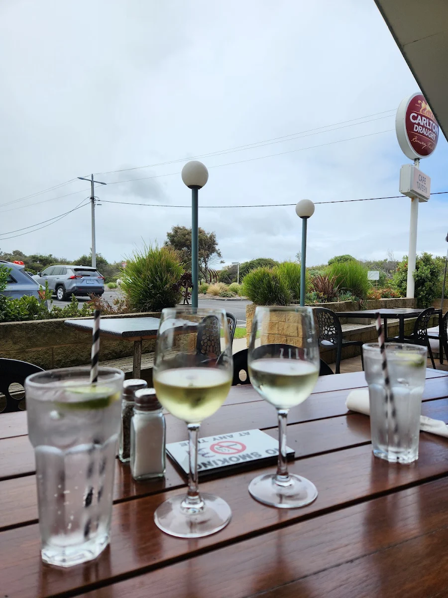 Vibe, Cape Tavern
