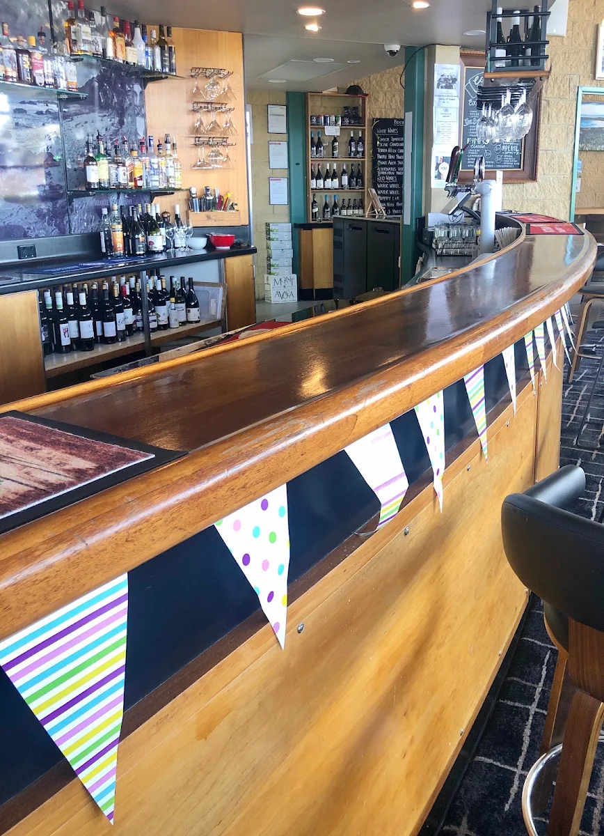 Vibe, Cape Tavern