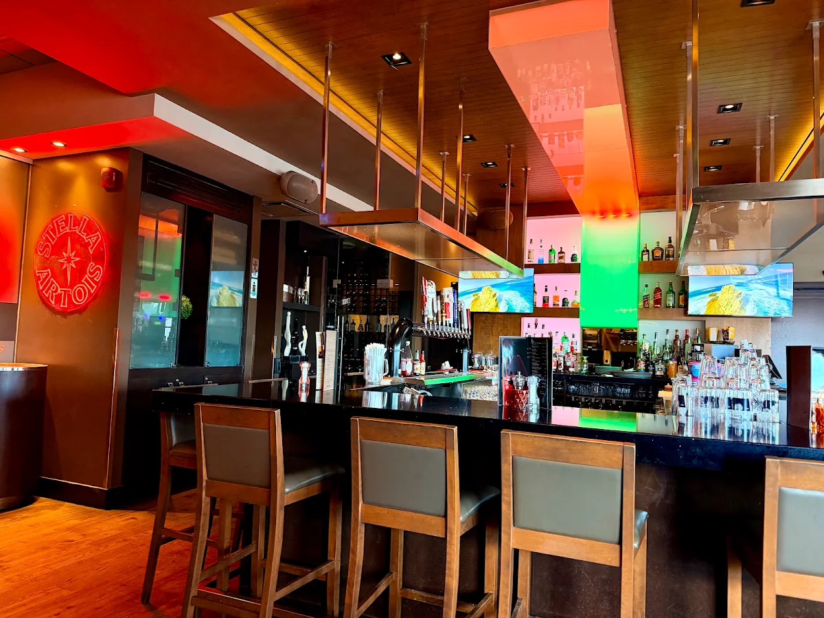 Vibe, Rôtisserie St-Hubert