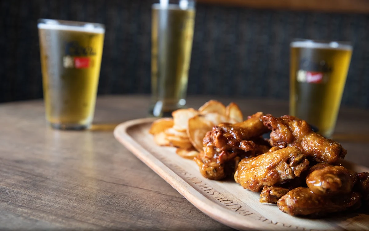 Food & drink, Hat Tricks Sports Bar and Grill