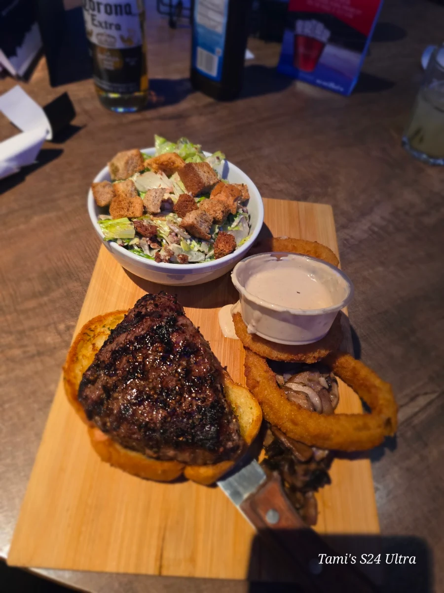 Food & drink, Hat Tricks Sports Bar and Grill