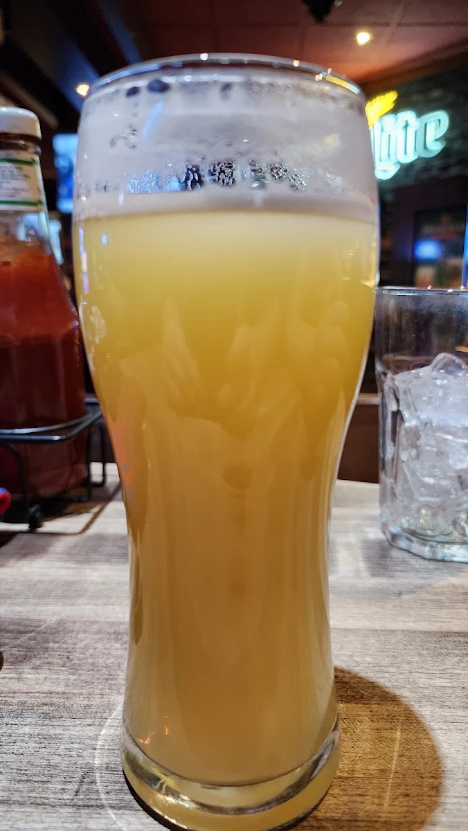 Food & drink, Hat Tricks Sports Bar and Grill