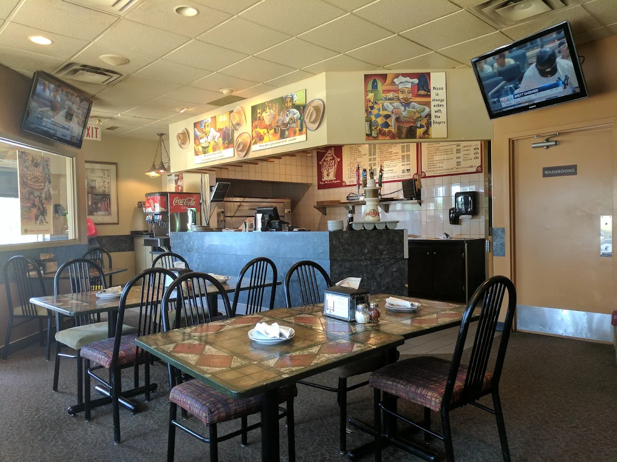 Vibe, Tom's House Of Pizza