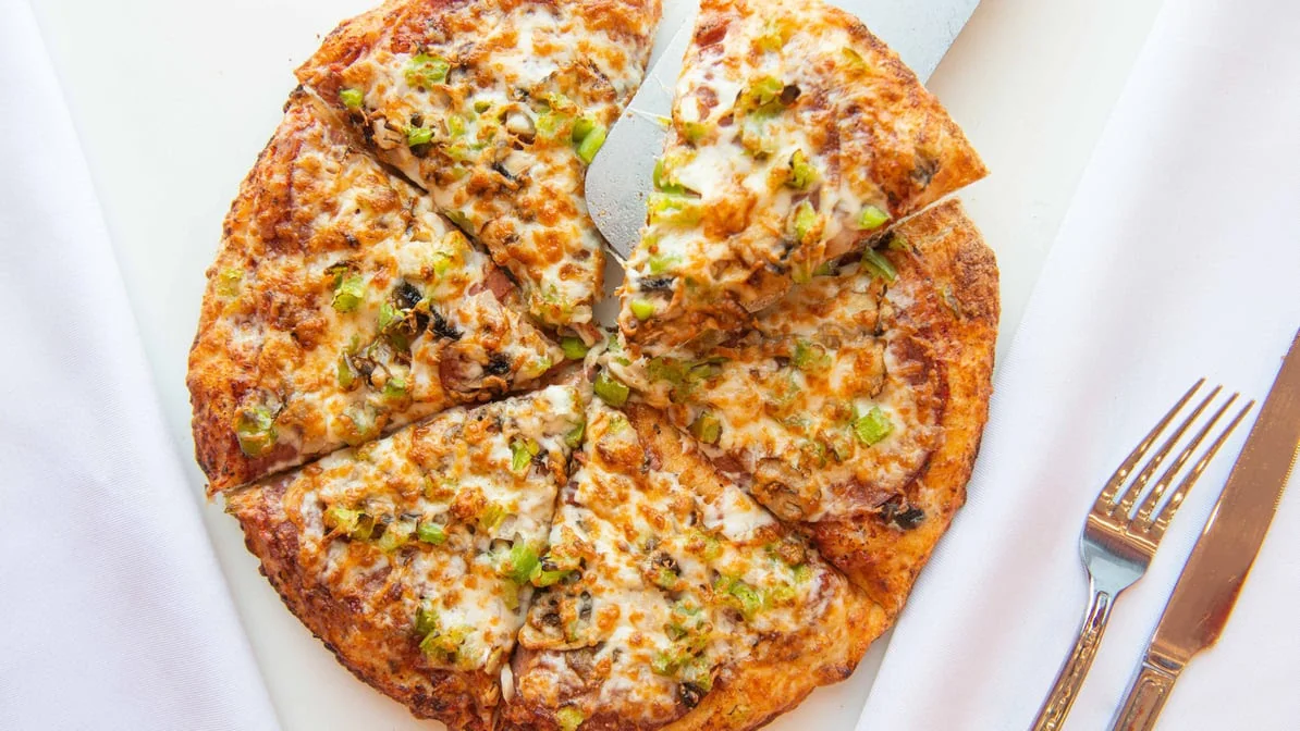Food & drink, Canadian Pizza& Fritou