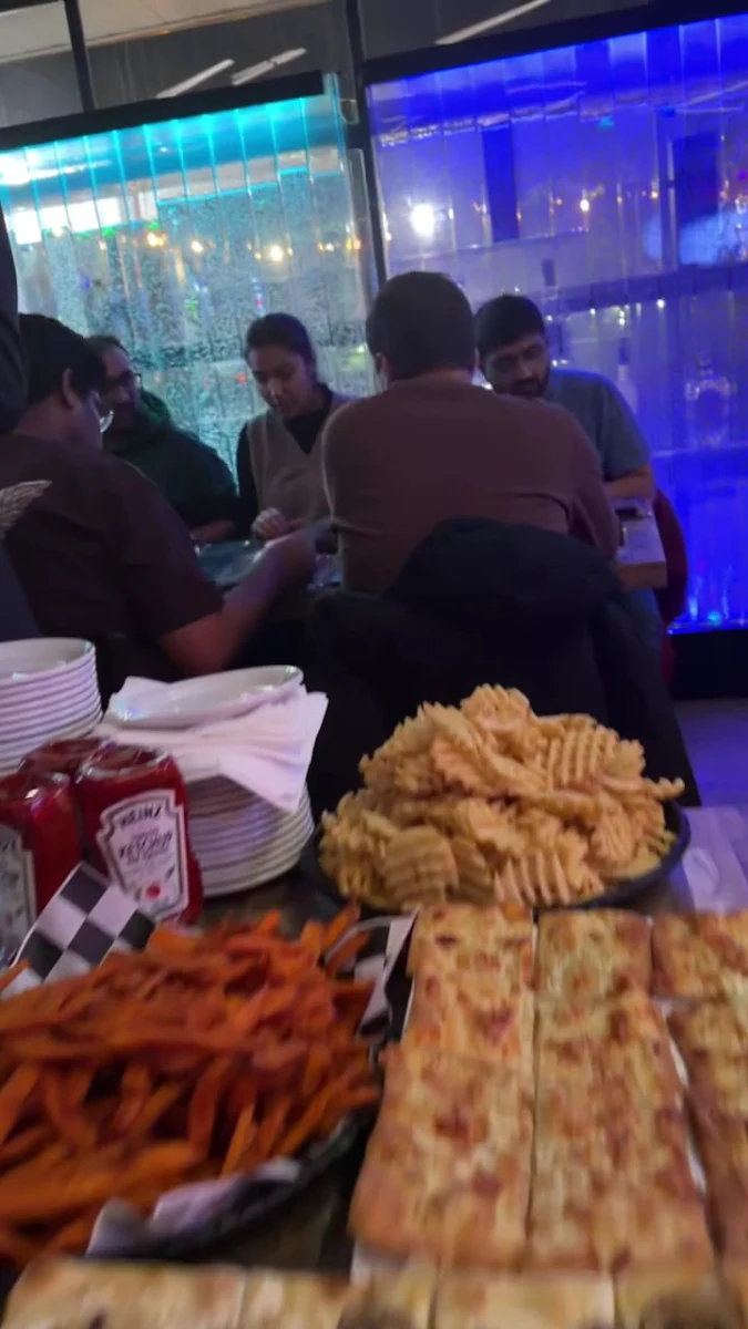 Food & drink, VMV's Bar & Grill