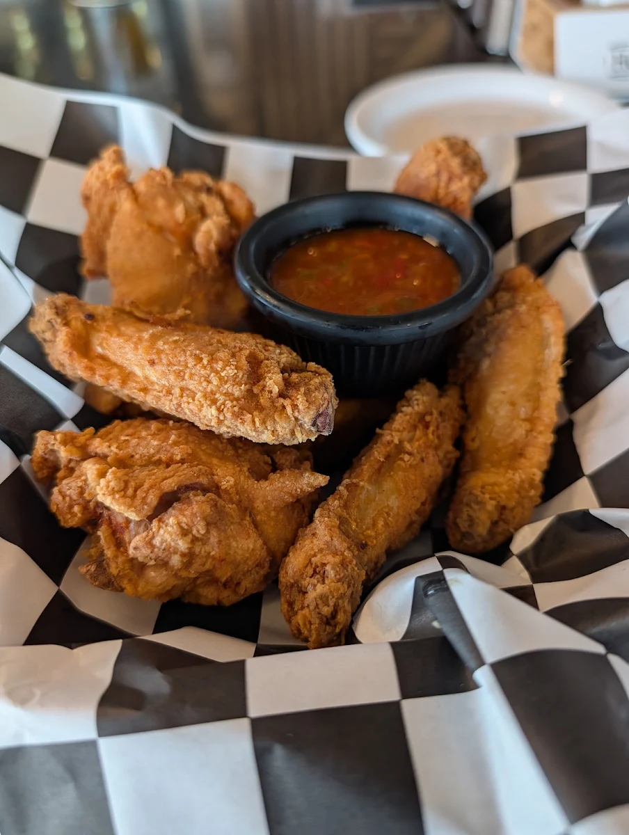 Food & drink, VMV's Bar & Grill