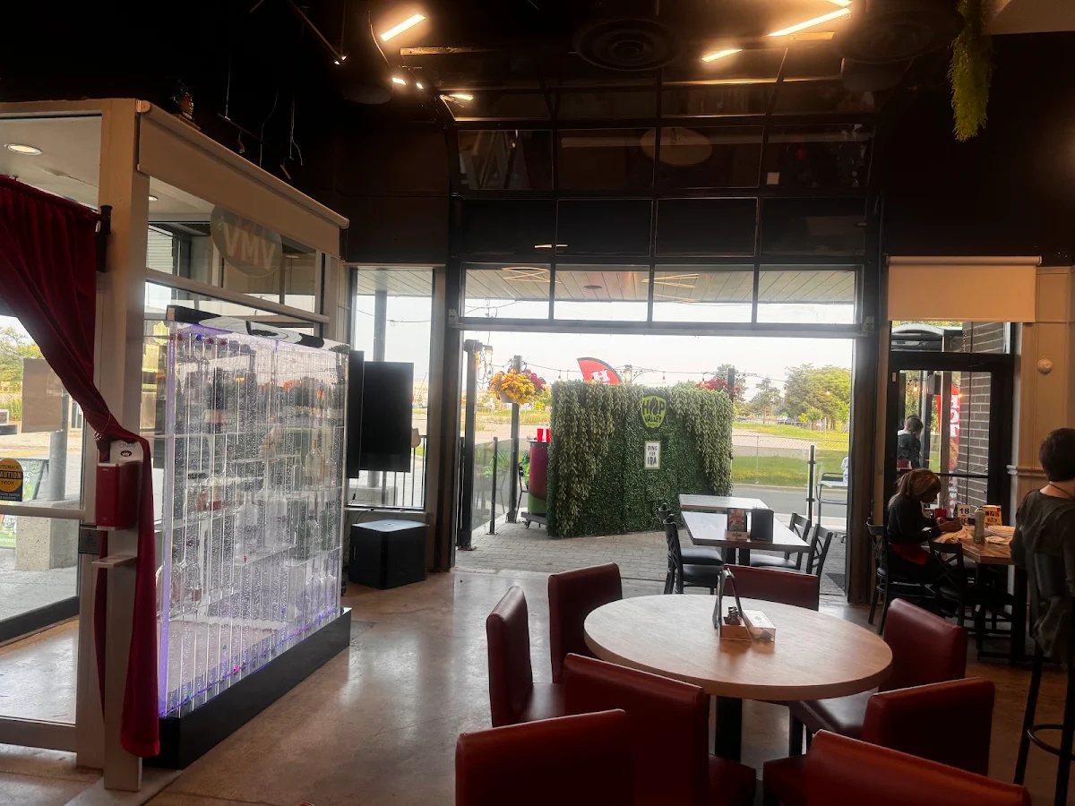 Vibe, VMV's Bar & Grill