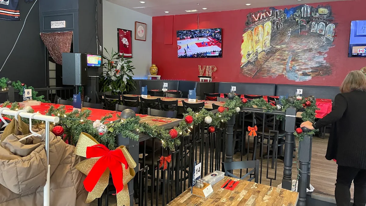 Vibe, VMV's Bar & Grill