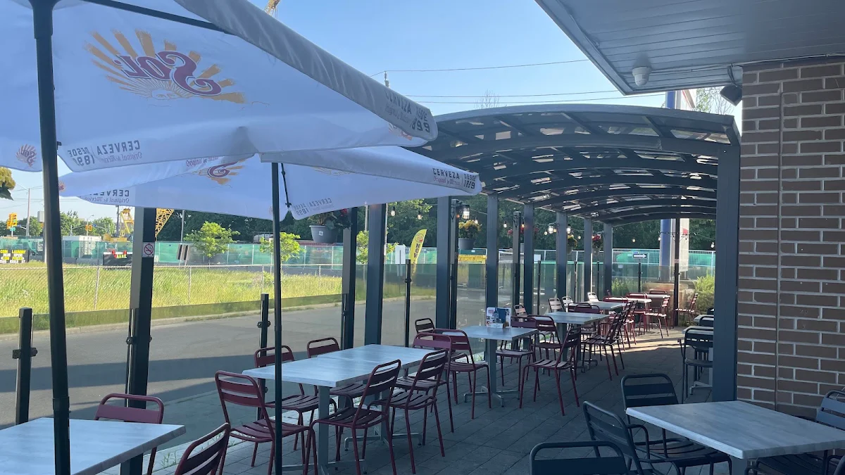 Vibe, VMV's Bar & Grill