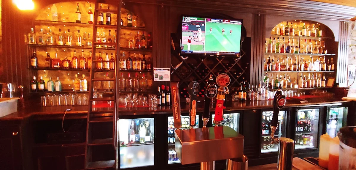 Vibe, Jackson's Hole & Grill