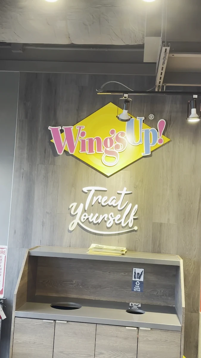 Vibe, WingsUp! Calgary - Macleod