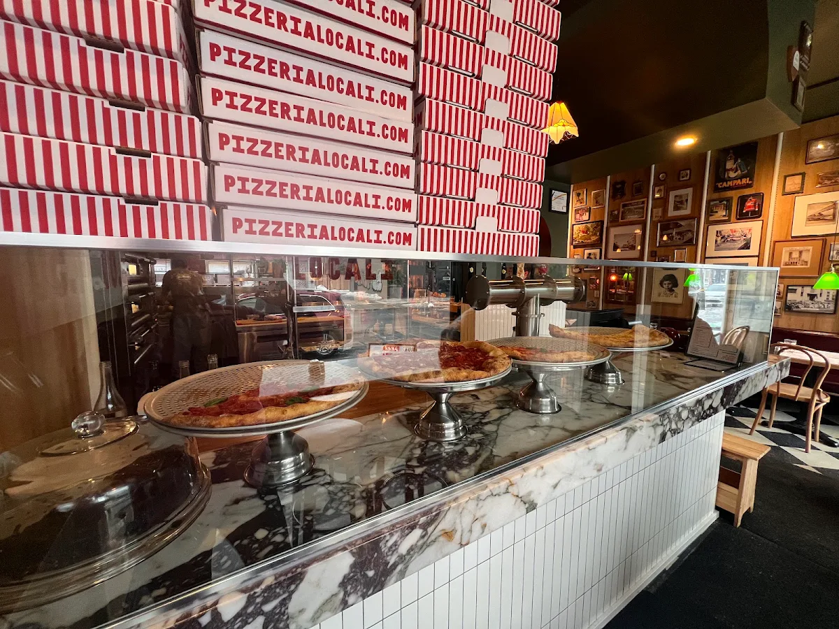 Vibe, Pizzeria Locali