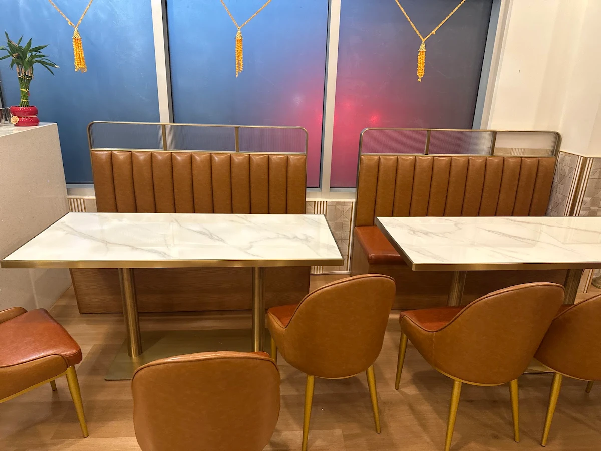 Vibe, Mumbaaayi | Pure Veg Indian Restaurant Calgary