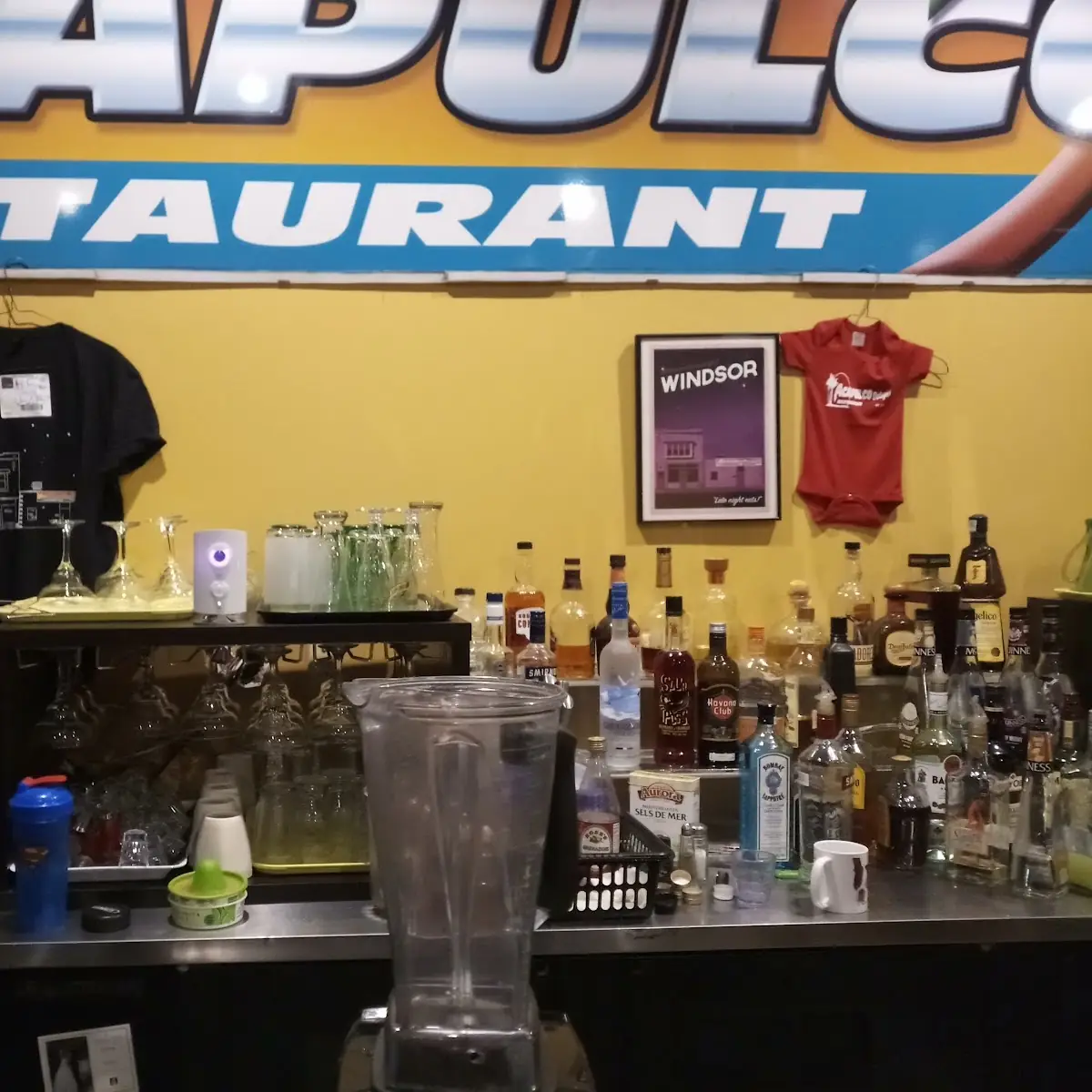 Vibe, Acapulco Delight Restaurant