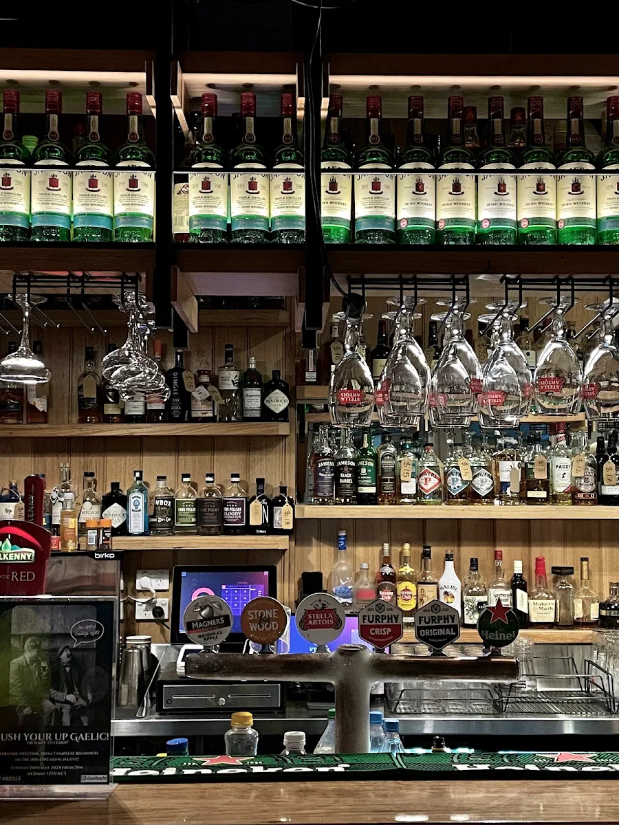 Vibe, Jimmy O'Neills Whiskey & Alehouse