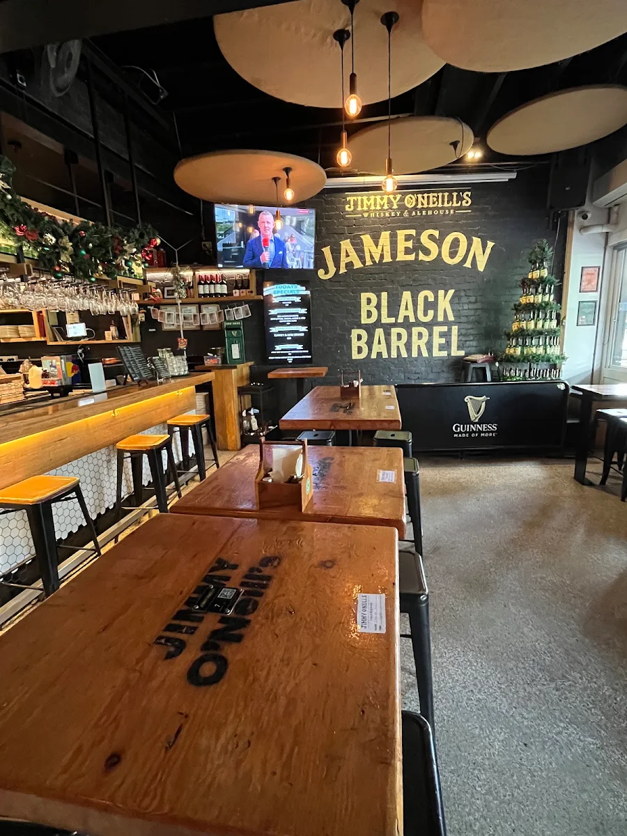 Vibe, Jimmy O'Neills Whiskey & Alehouse