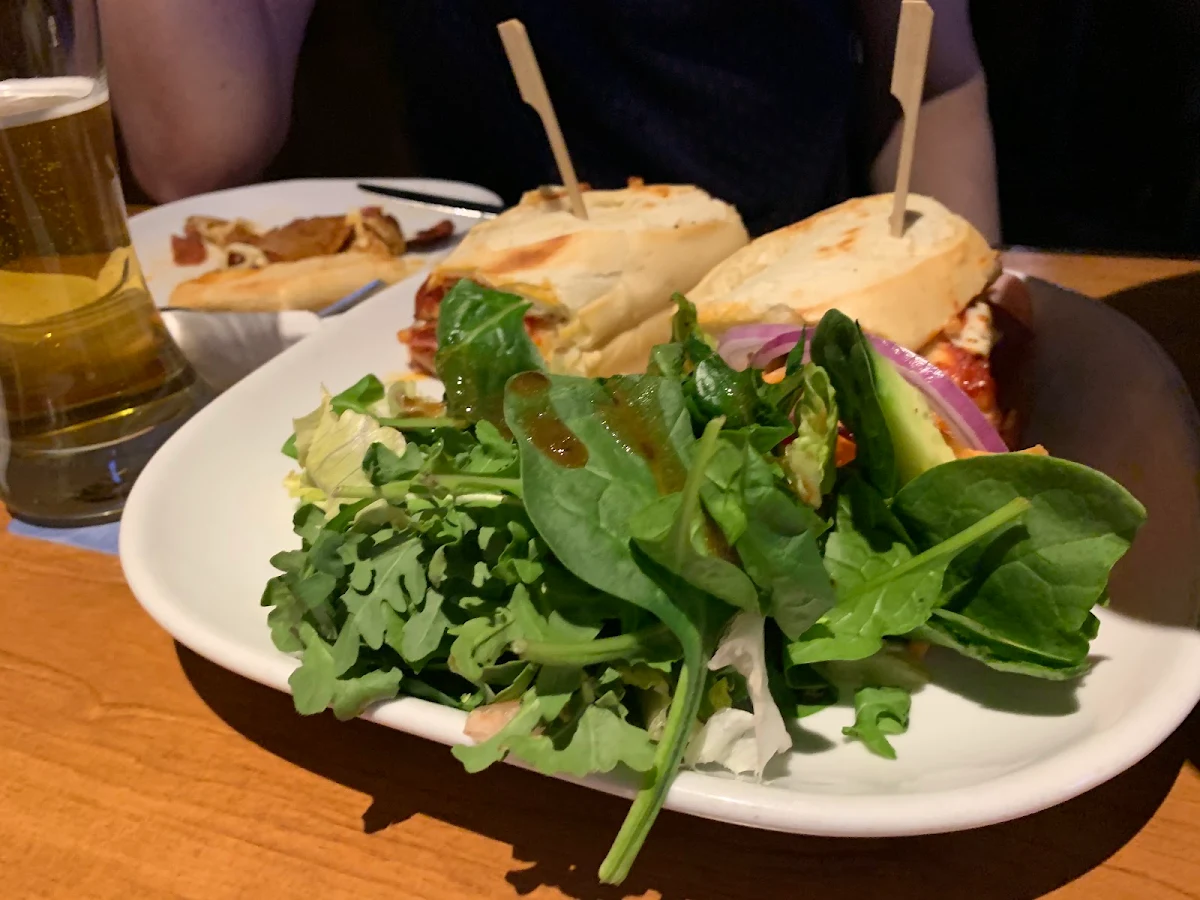 Food & drink, Boston Pizza