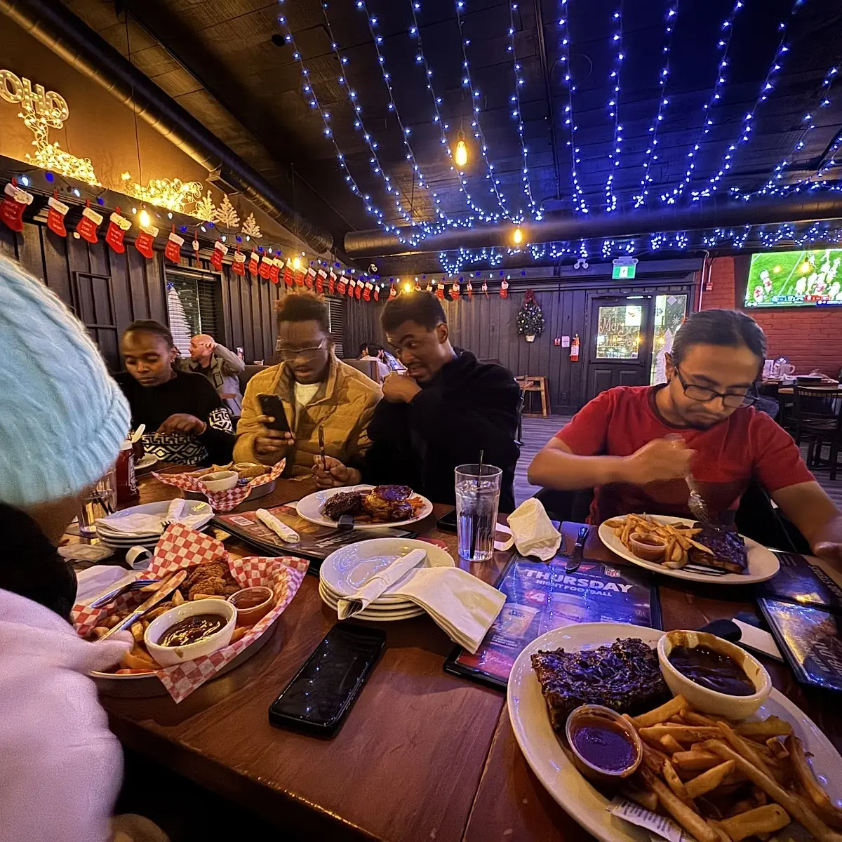 Vibe, Chuck’s Roadhouse Bar and Grill