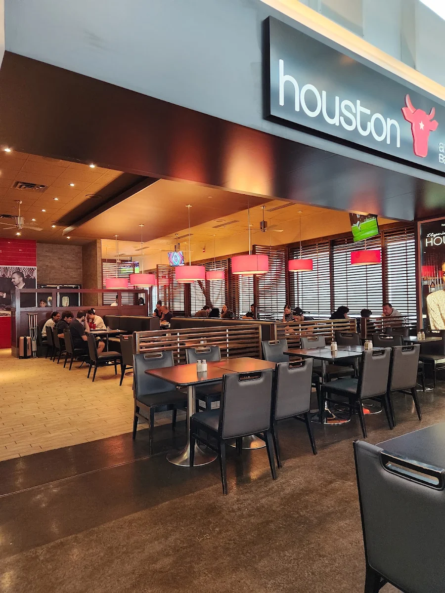 Houston Avenue Bar & Grill - Aéroport de Montréal (YUL) cover