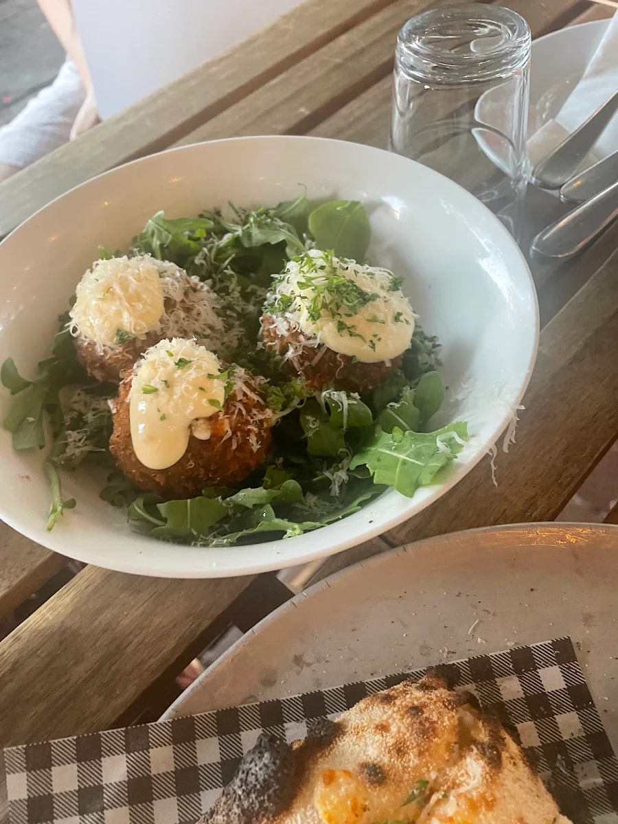Food & drink, Lenny Pizzeria & Bar