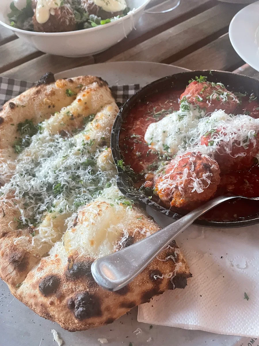 Food & drink, Lenny Pizzeria & Bar