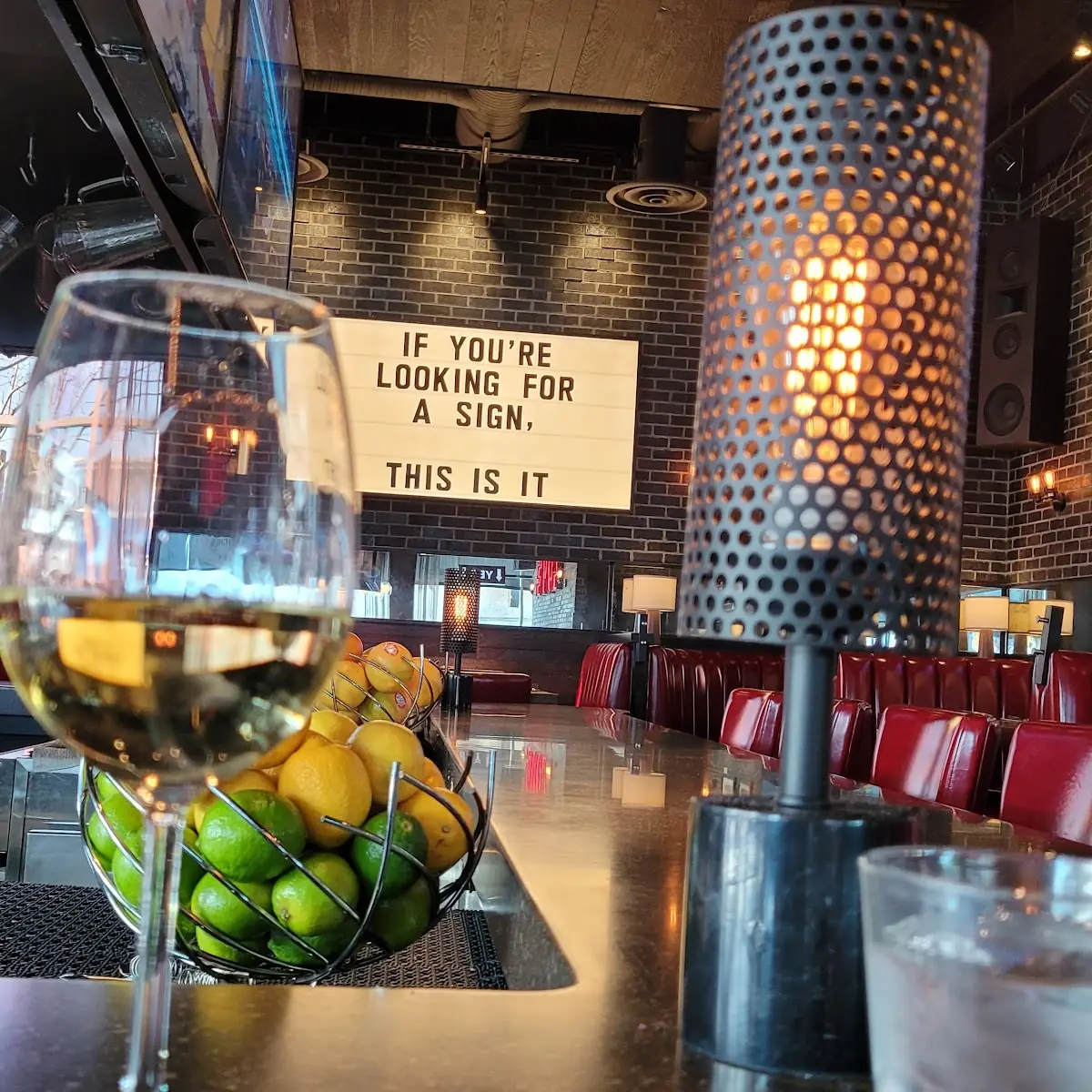 Food & drink, Browns Socialhouse Grandview Corners