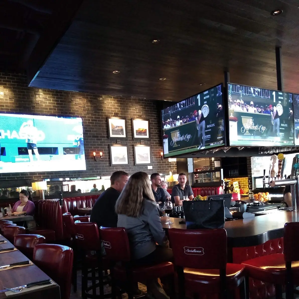 Vibe, Browns Socialhouse Grandview Corners
