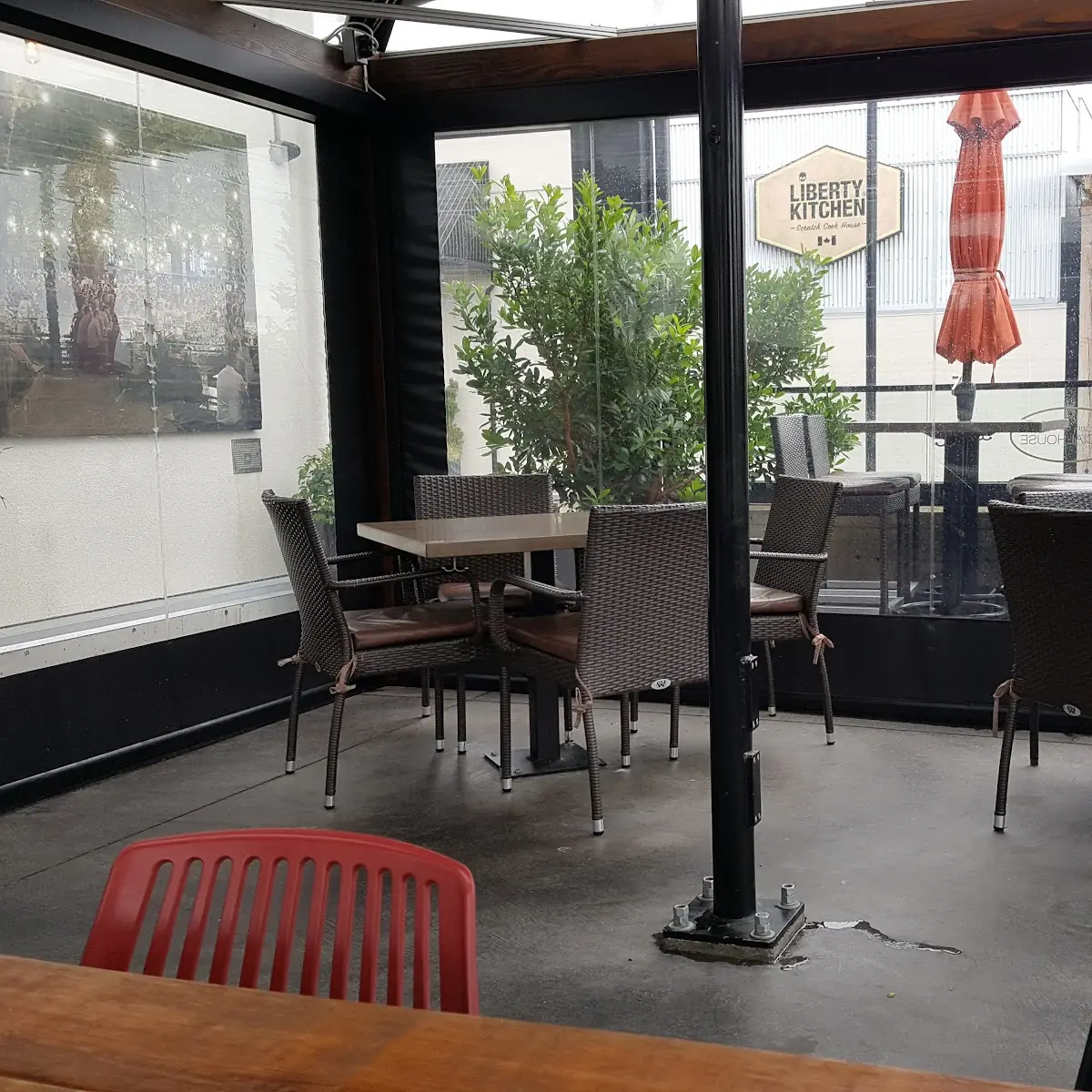 Vibe, Browns Socialhouse Grandview Corners