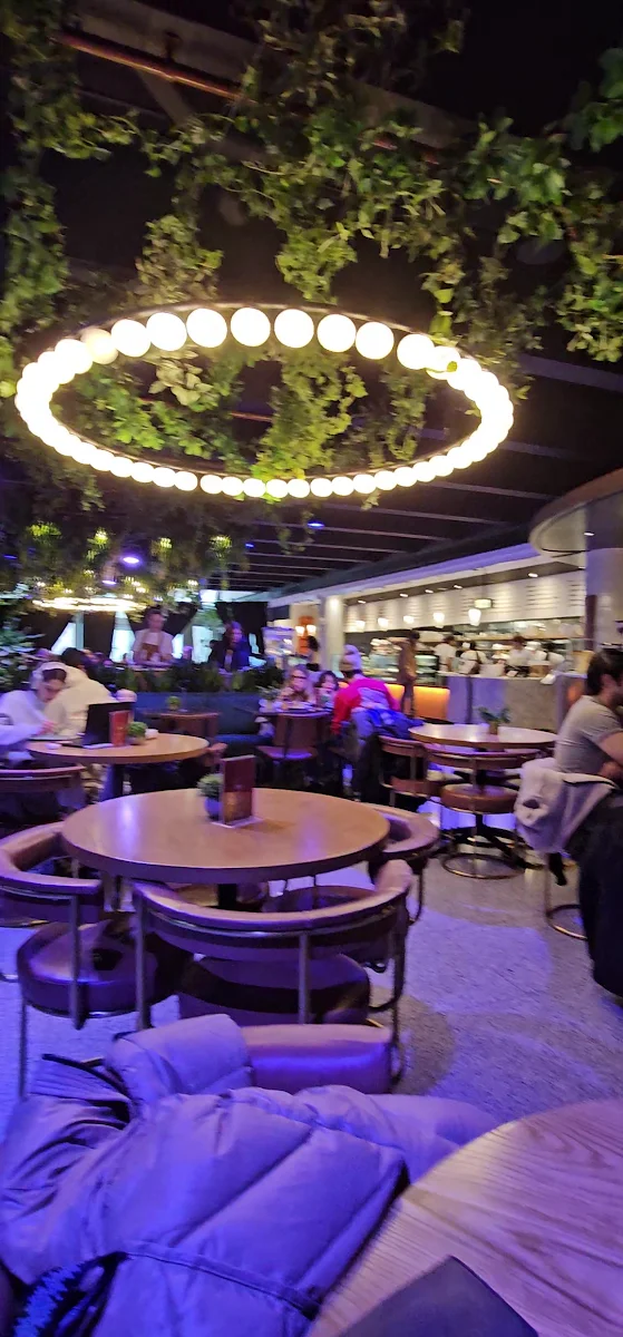 Vibe, Amea Café