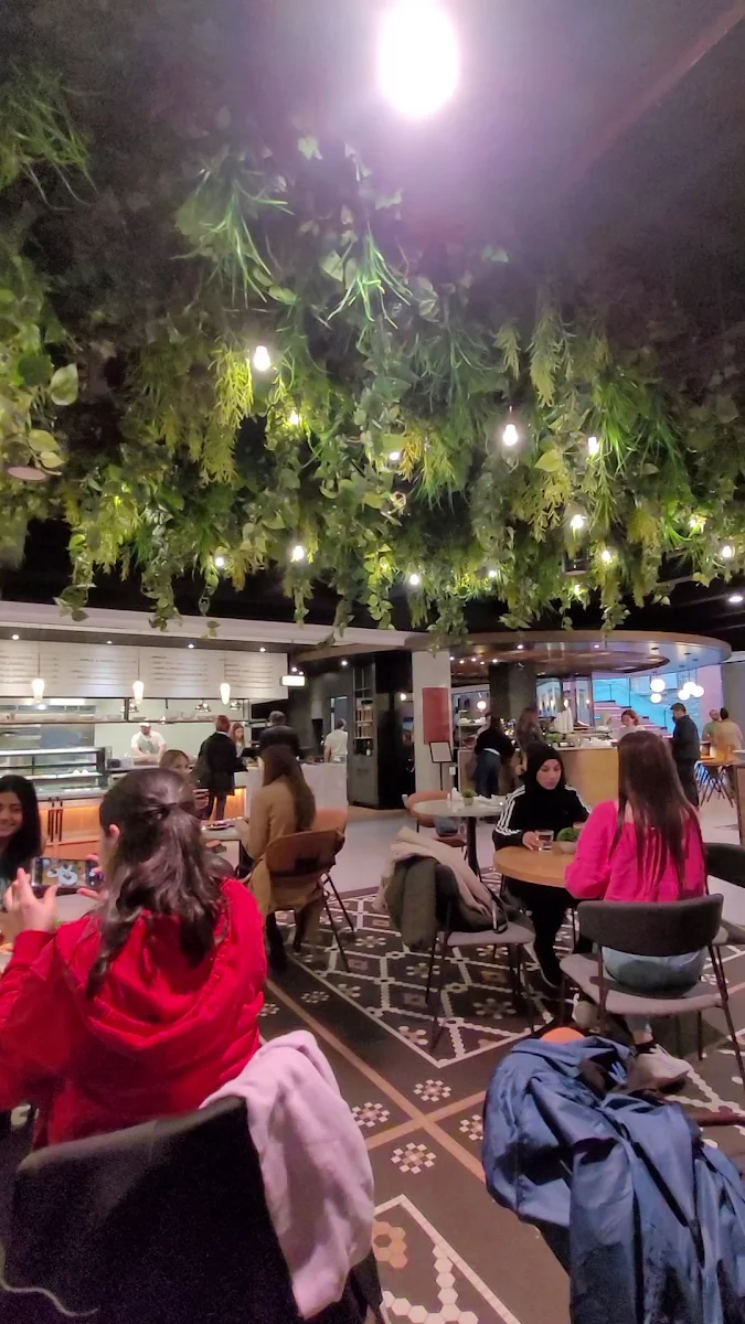 Vibe, Amea Café