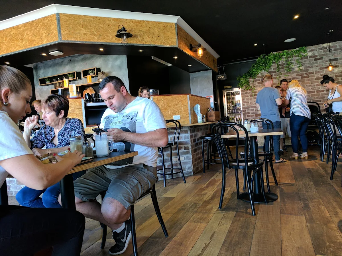 Vibe, Williams Cafe