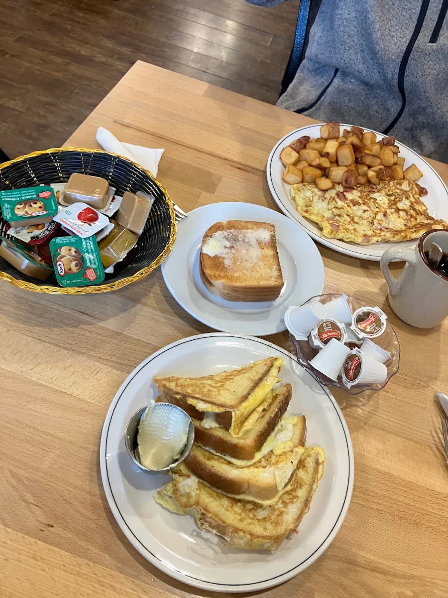 Food & drink, Canada Cafe