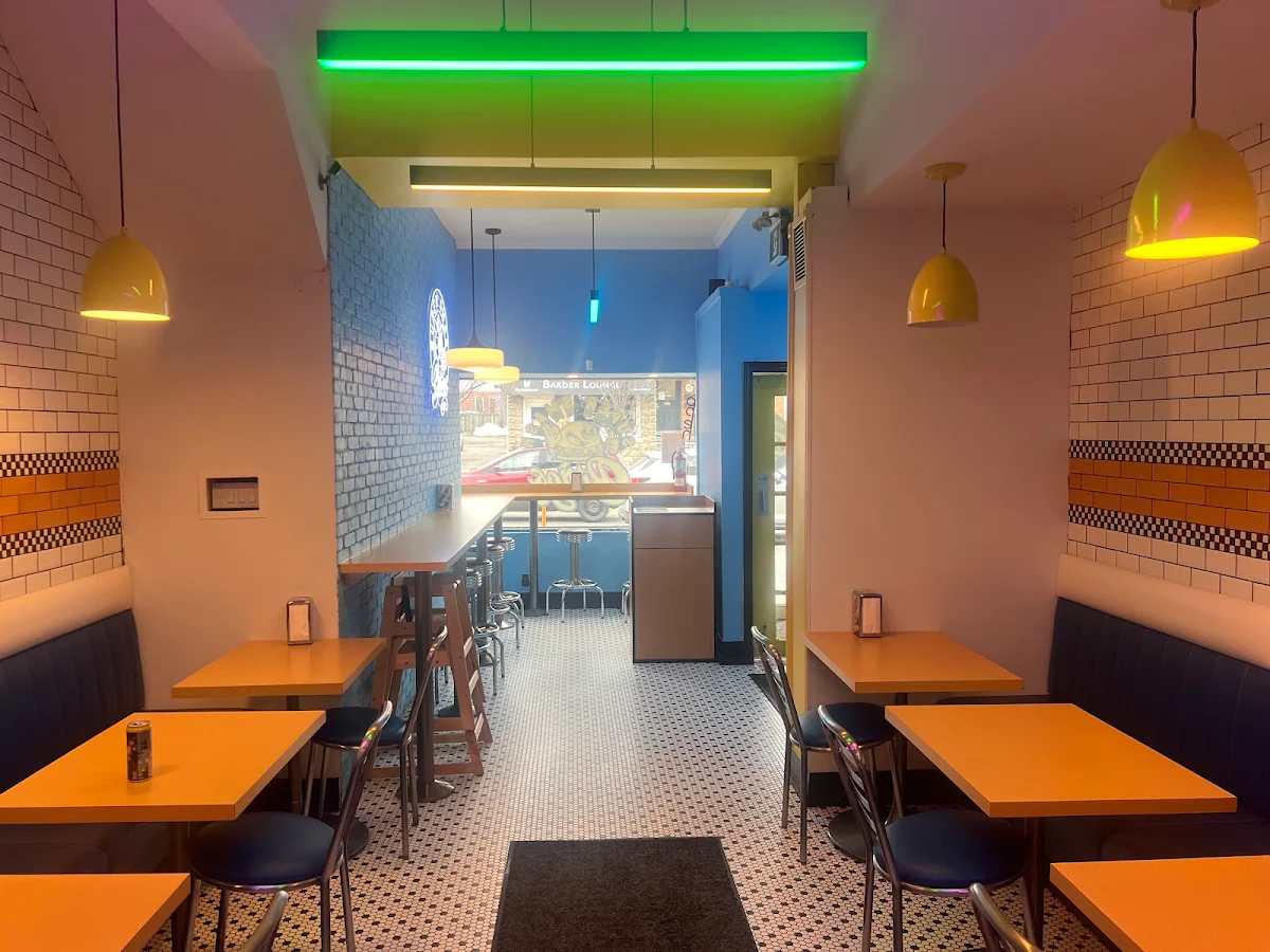Vibe, Super Smash Burgs – Markham